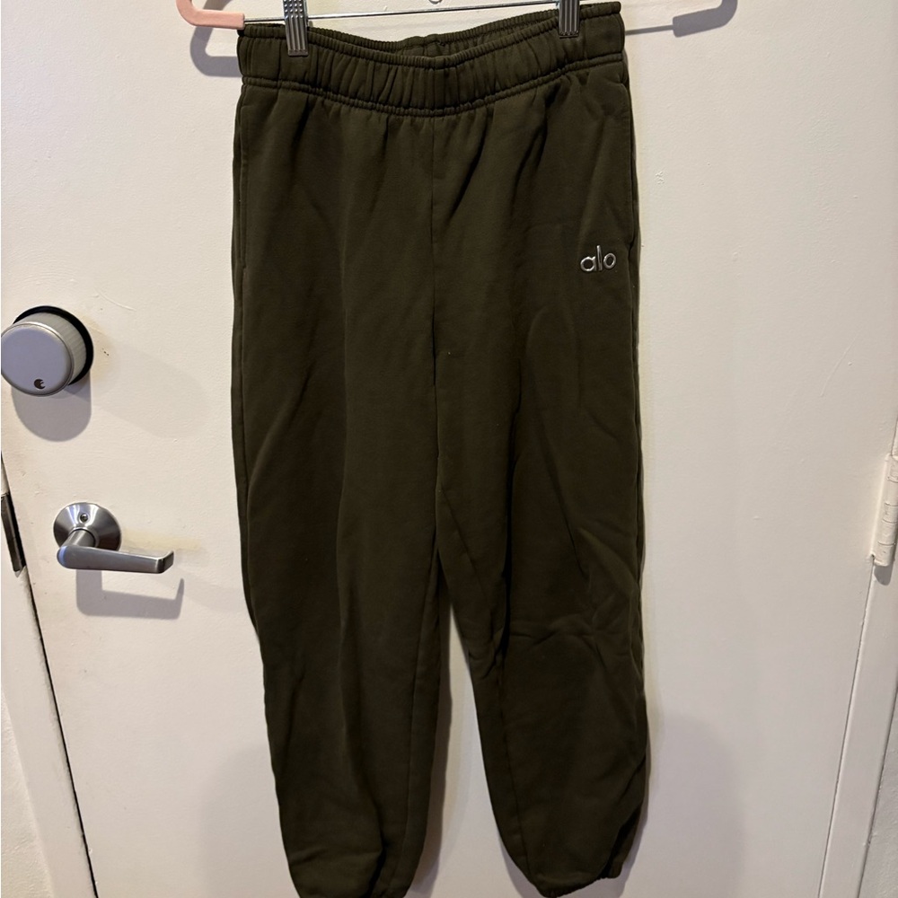 ALO Yoga Olive Green Accolade Sweatpant
